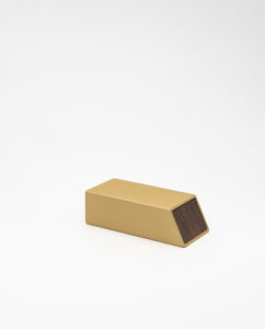 Monolith 2 pillbox in gold, walnut - Image 5