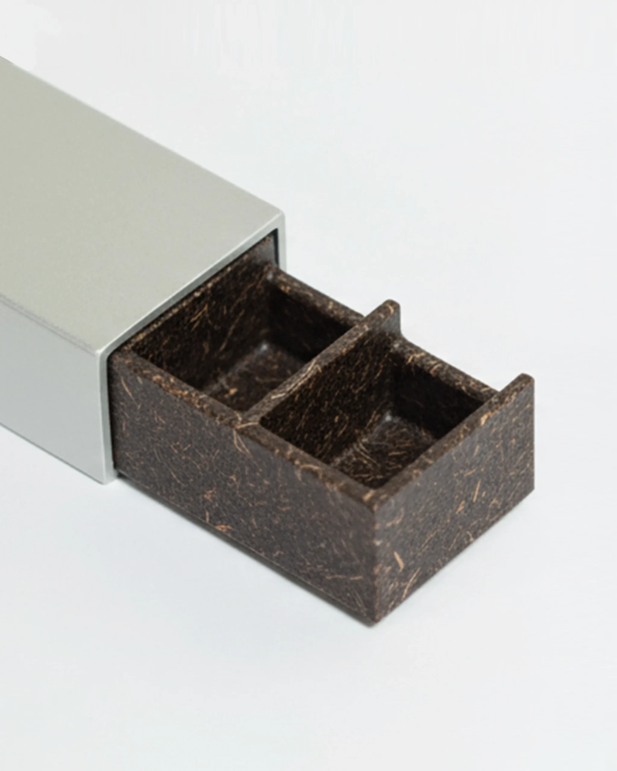 Monolith L Pillendose -Koko Silber